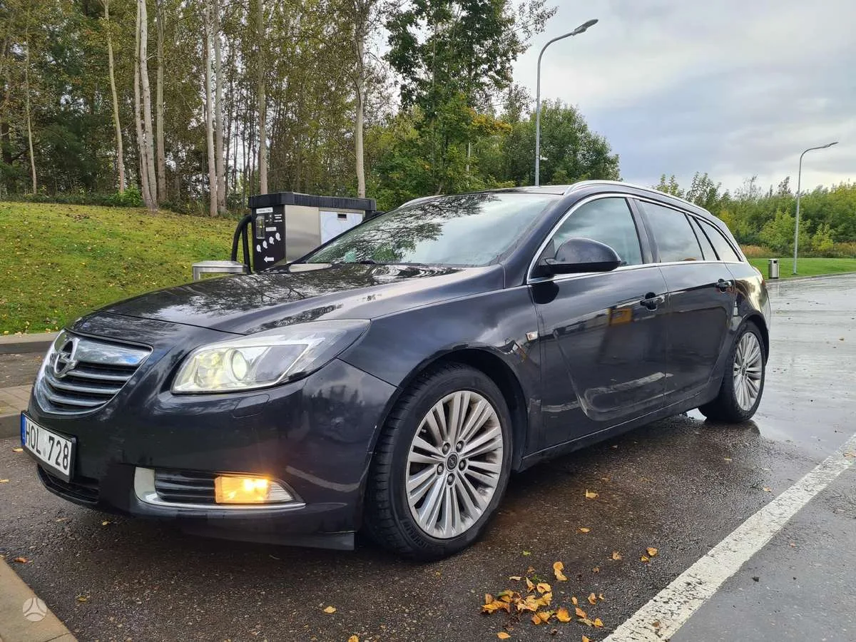 Opel Insignia, 2011