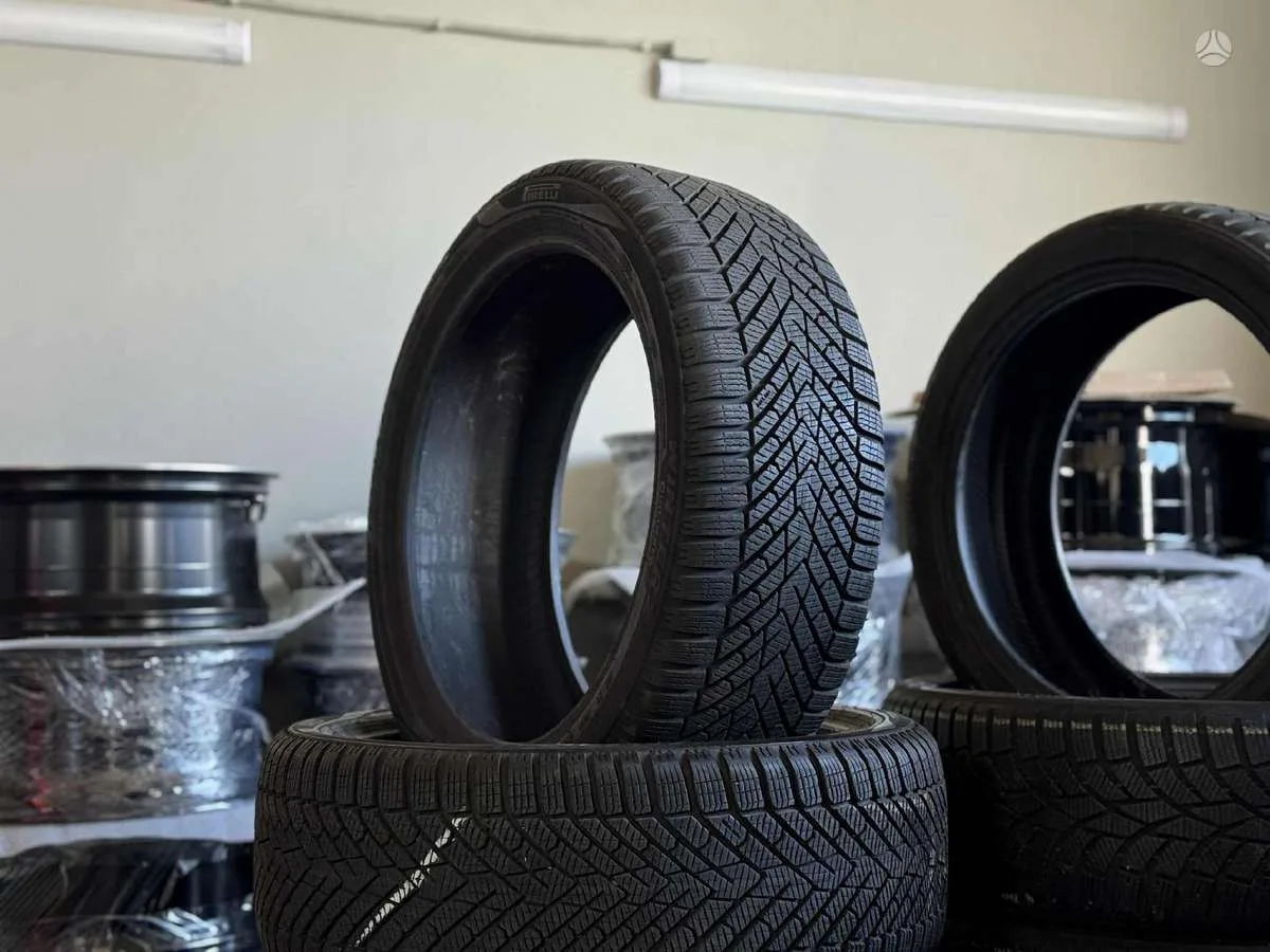 Pirelli CINTURATO WINTER 2 225/45 R19