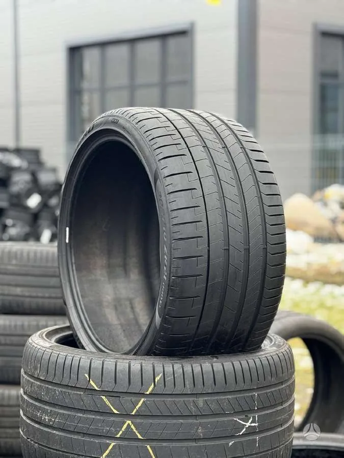 Pirelli P ZERO PZ4 305/30 R21
