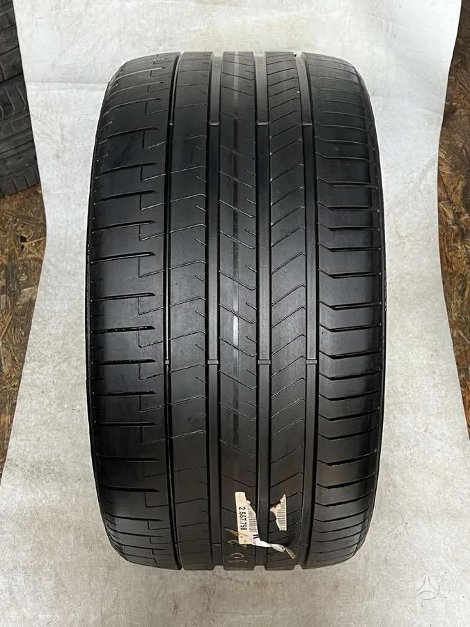 Pirelli P ZERO PZ4 305/30 R21