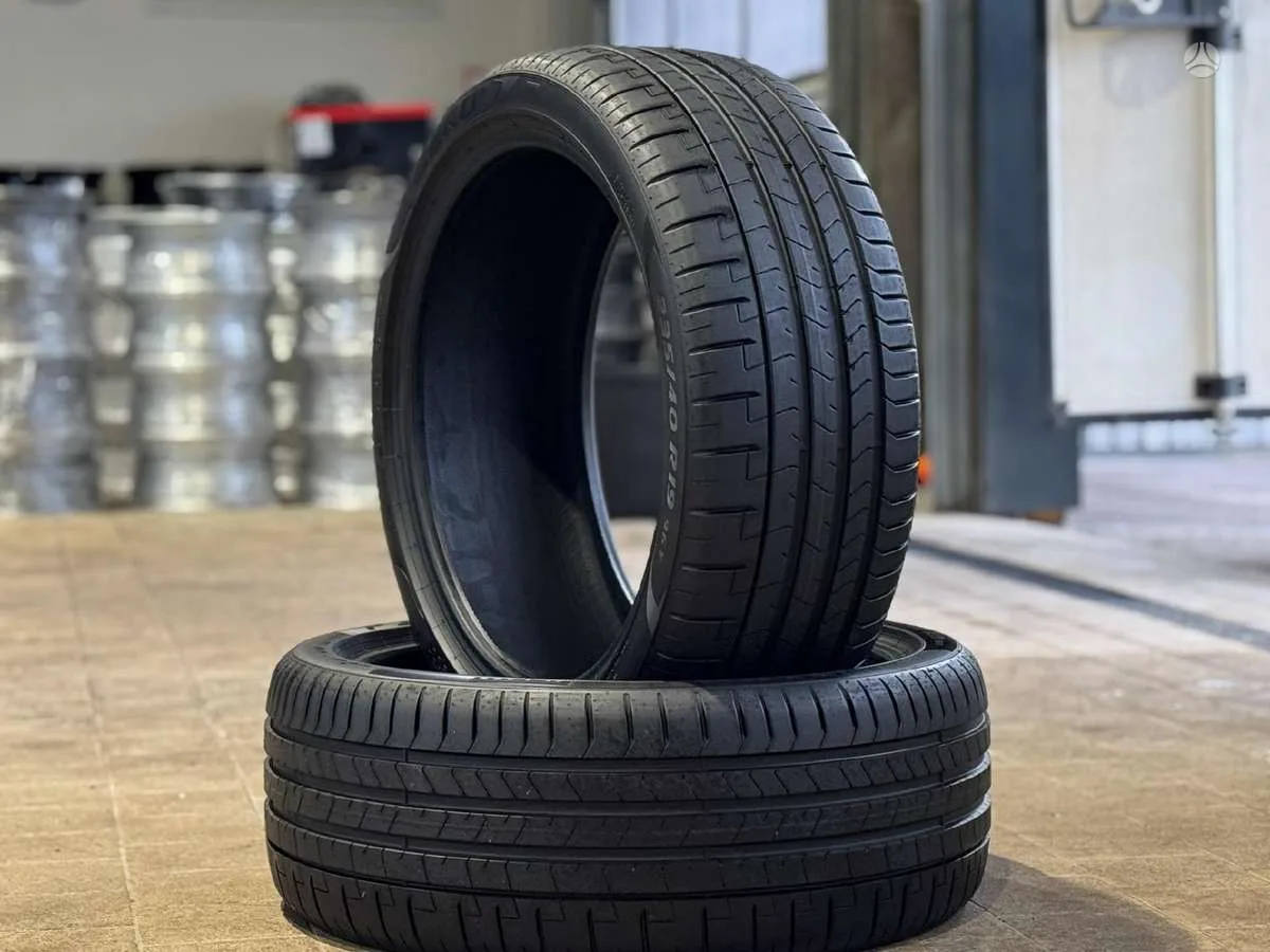 Pirelli P ZERO PZ4 SPORT 235/40 R19
