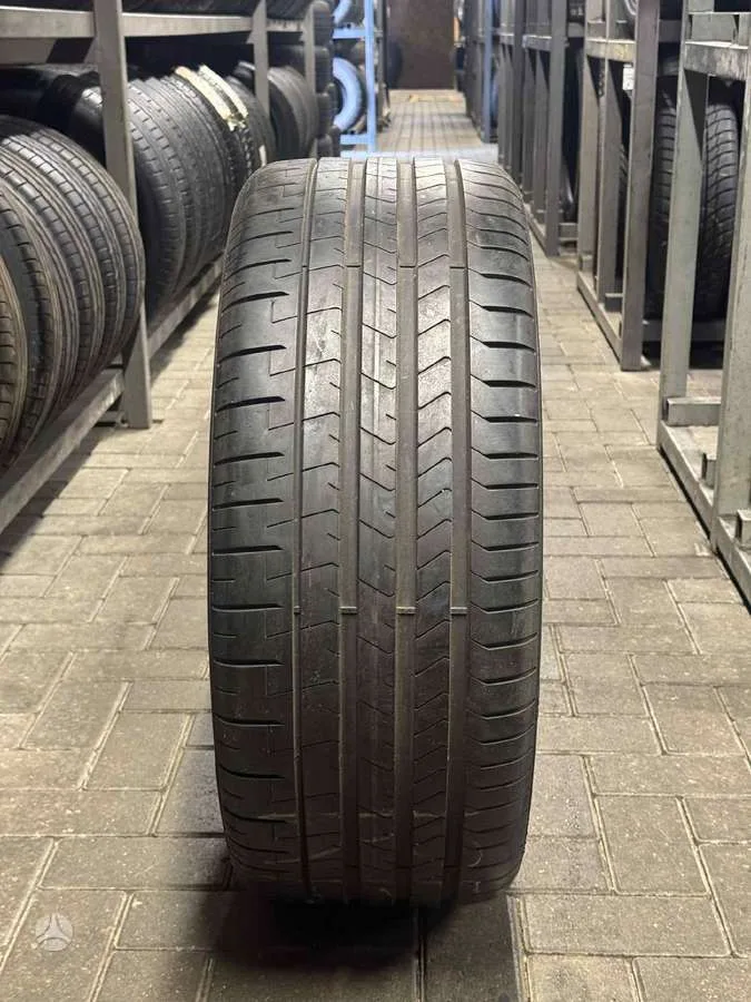 Pirelli P ZERO PZ4 VOL 265/35 R22
