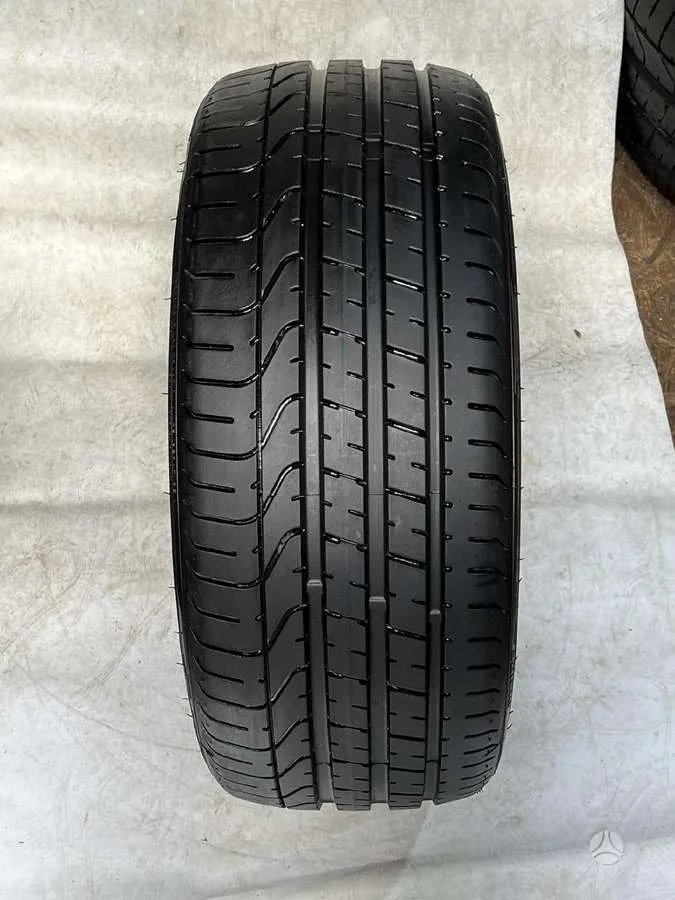 Pirelli P ZERO 225/35 R19
