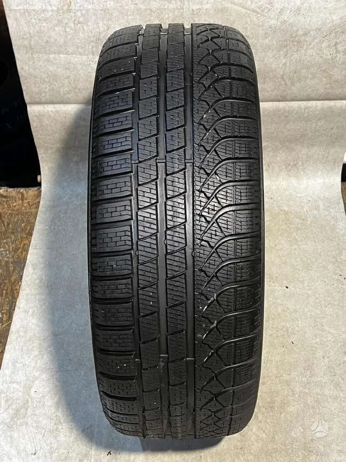 Pirelli P ZERO WINTER 235/50 R19
