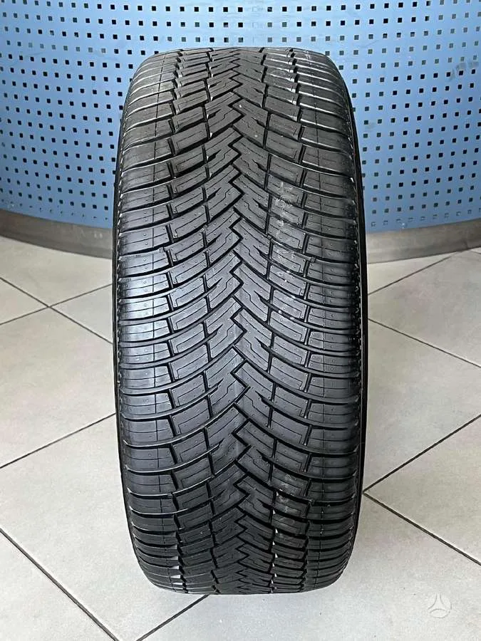 Pirelli SCORPION ALL-SEASON SF2 255/45 R19