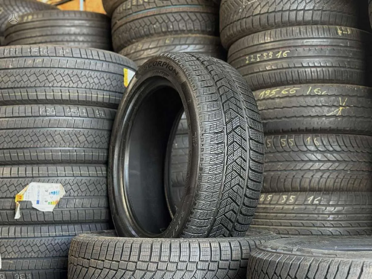 Pirelli SCORPION WINTER 245/50 R20
