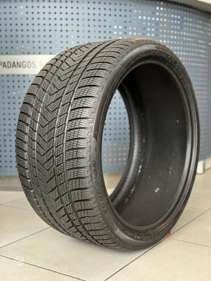 Pirelli SCORPION WINTER +275/35 R22 315/30 R22