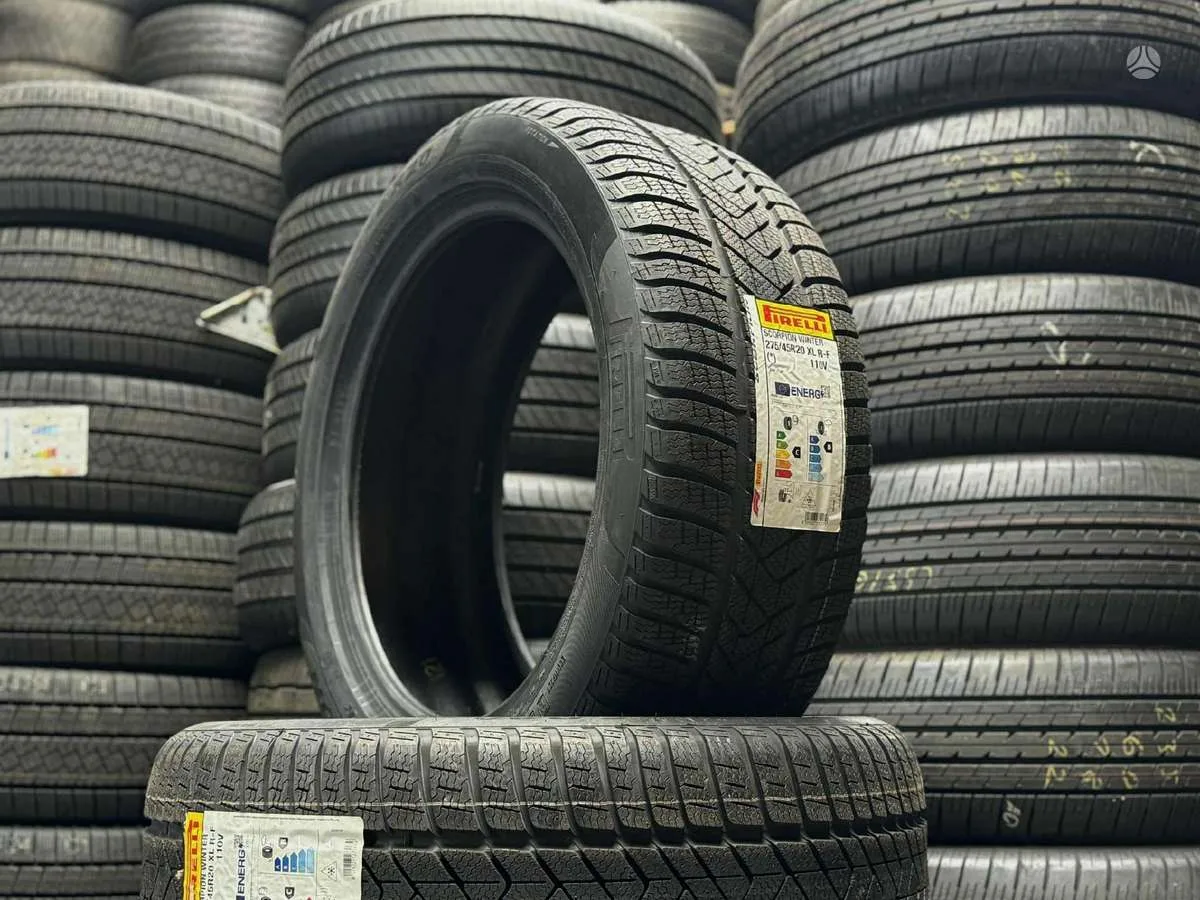 Pirelli SCORPION WINTER * RSC 275/45 R20