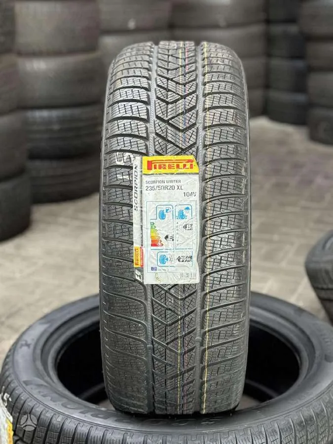 Pirelli SCORPION WINTER 235/50 R20