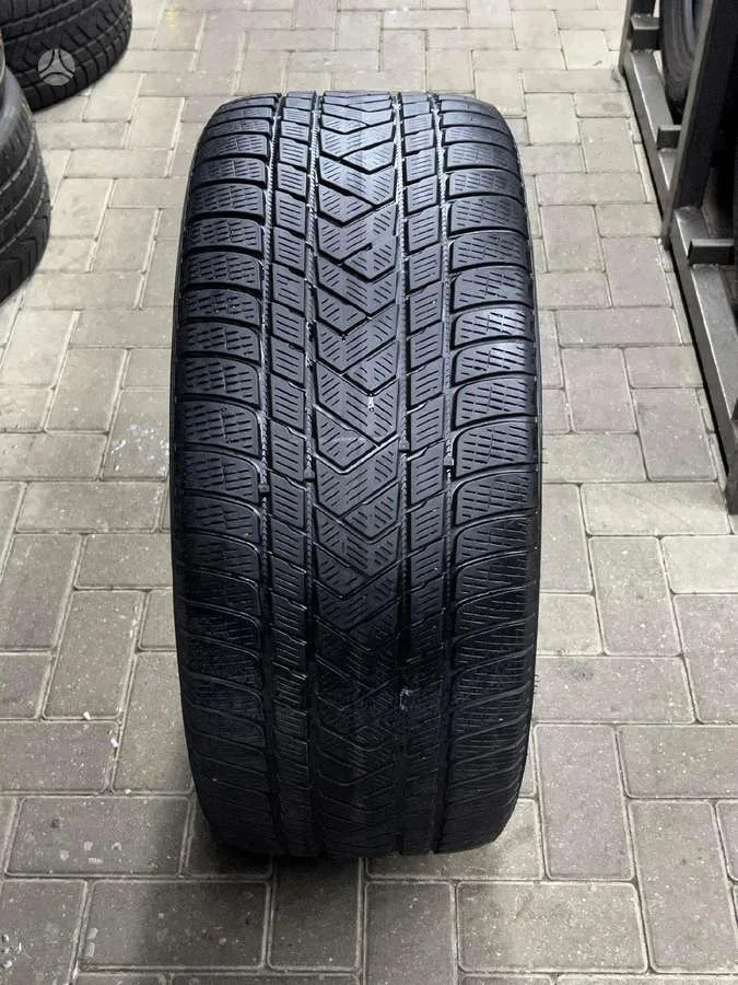 Pirelli SCORPION WINTER 275/40 R21