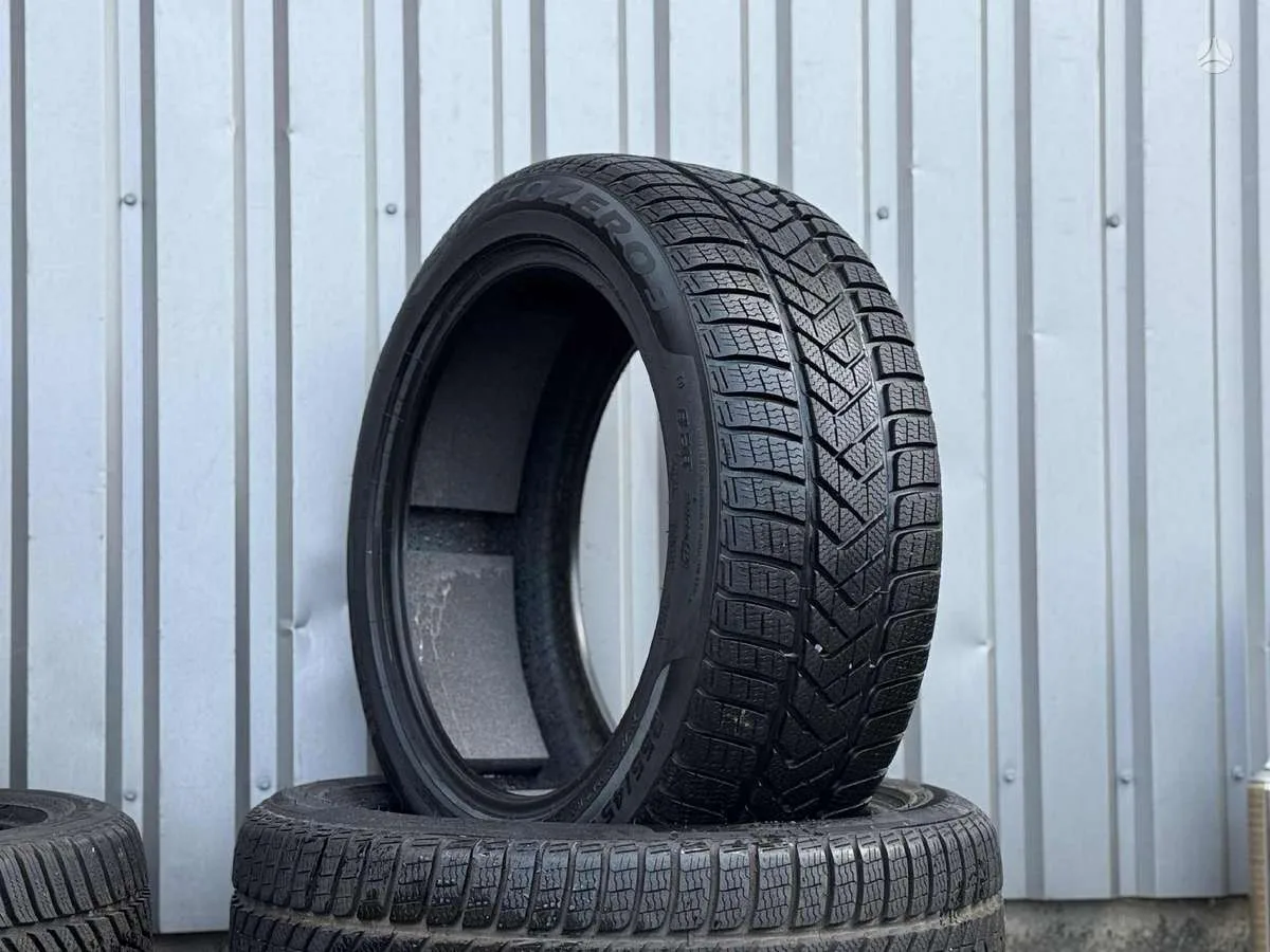 Pirelli SOTTOZERO 3 255/45 R19