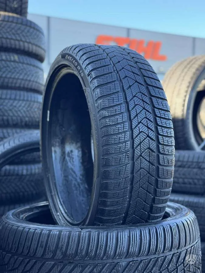 Pirelli SOTTOZERO 3 RSC * 245/40 R19
