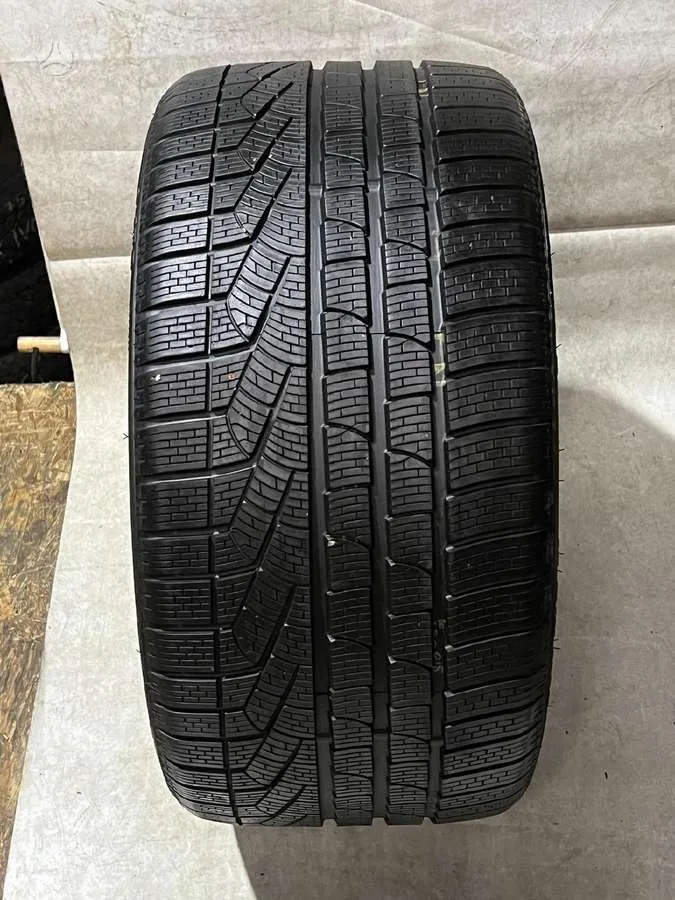 Pirelli SOTTOZERO W270 295/30 R20