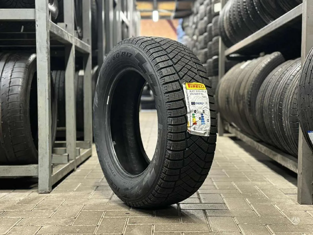 Pirelli WINTER ICE ZERO FR 235/60 R17