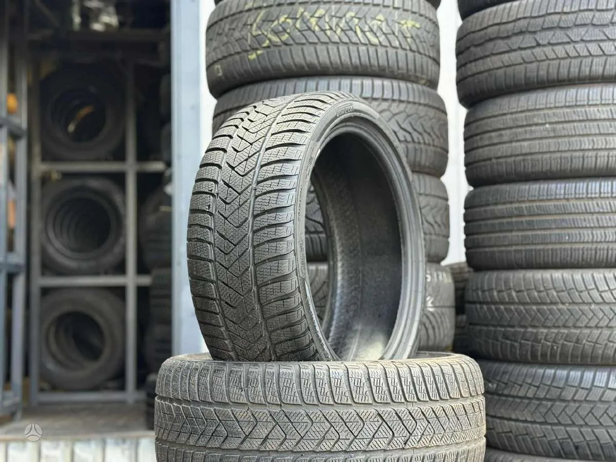 Pirelli WINTER SOTTOZERO 3 * RSC 225/40 R18