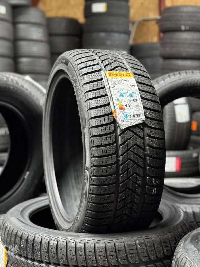 Pirelli WINTER SOTTOZERO 3 245/40 R19