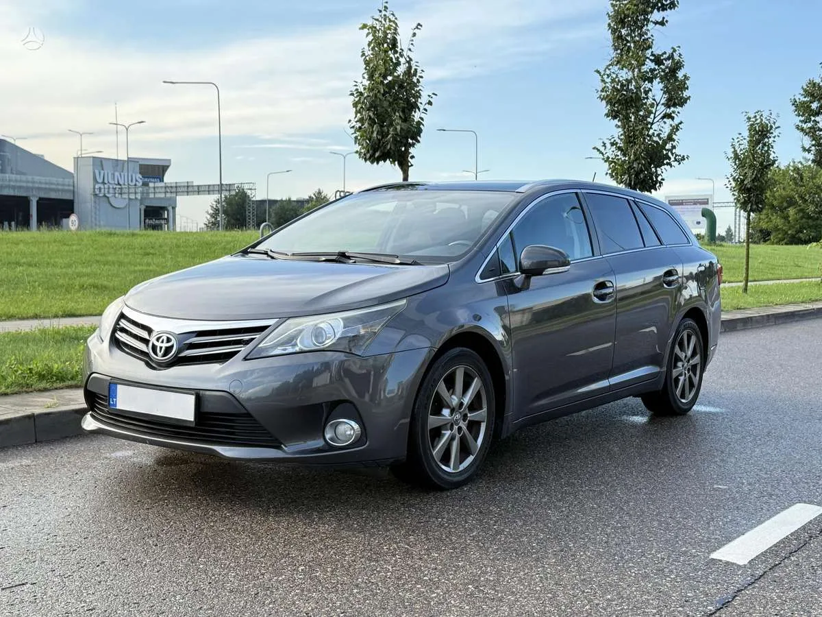 Toyota Avensis, 2012