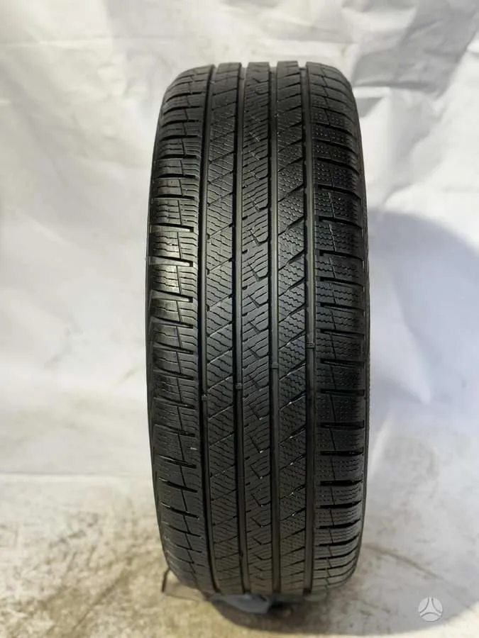 Vredestein QUATRAC PRO 215/50 R18