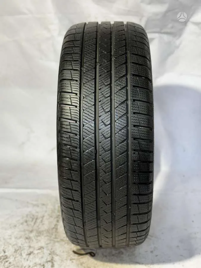 Vredestein QUATRAC PRO 245/45 R19