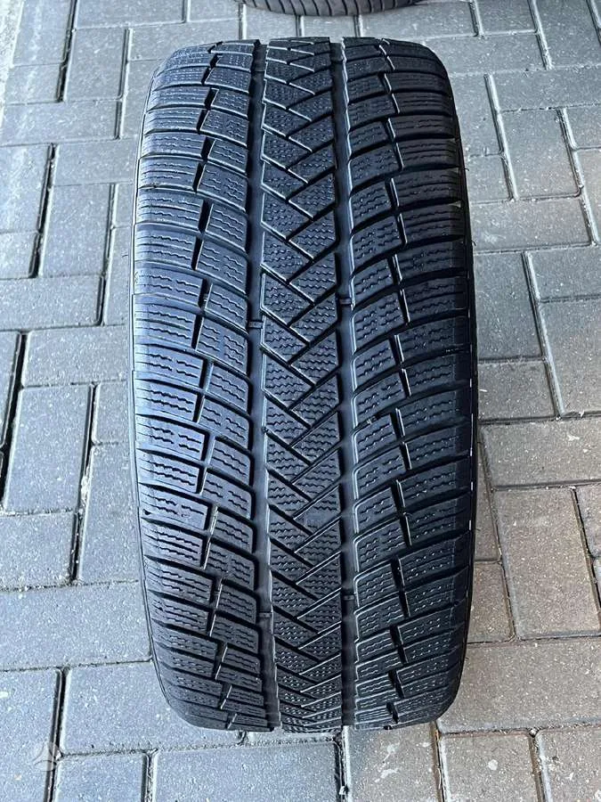 Vredestein WINTRAC PRO 235/35 R19