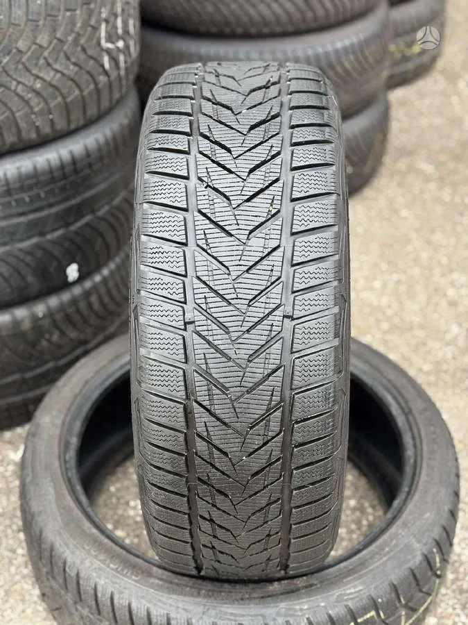 Vredestein WINTRAC XTREME S 225/40 R19