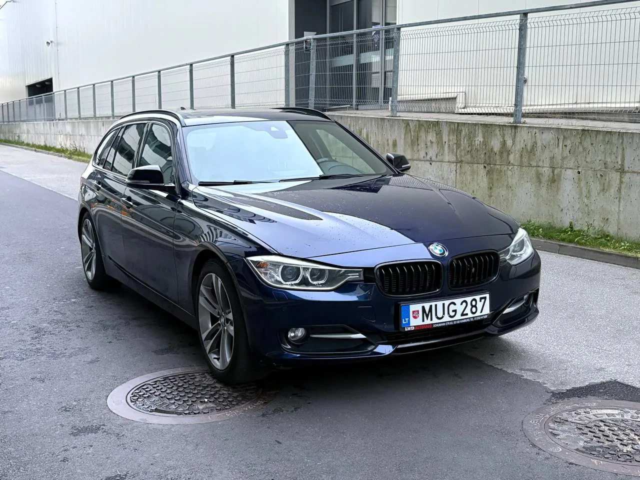 BMW 330, 2014