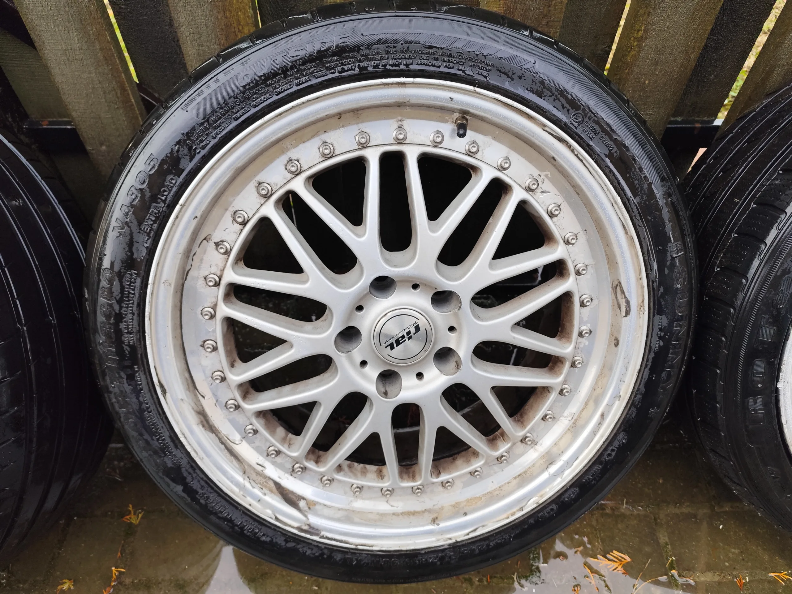 Sonny 245/40 R19