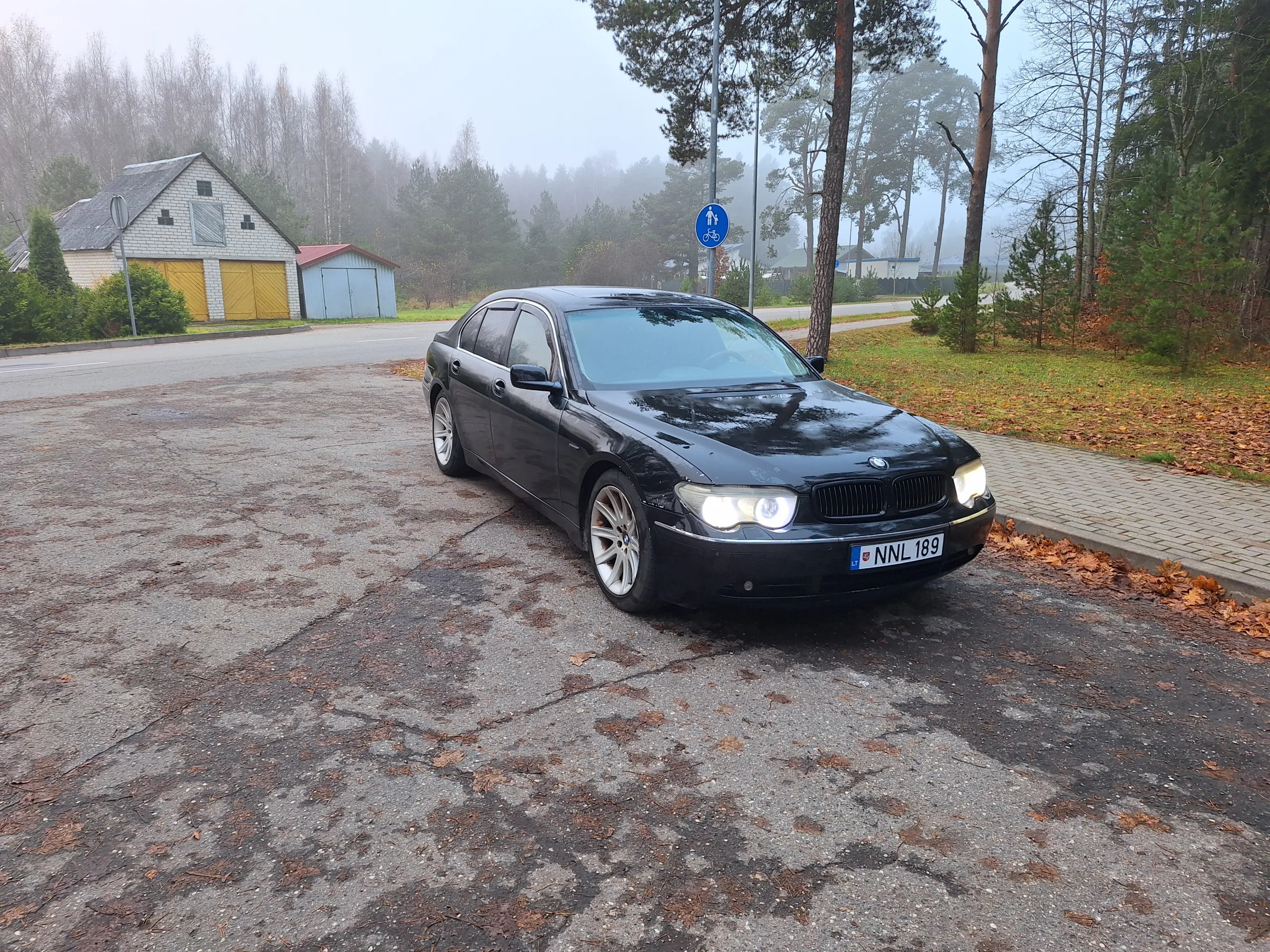 BMW 745i, 2001