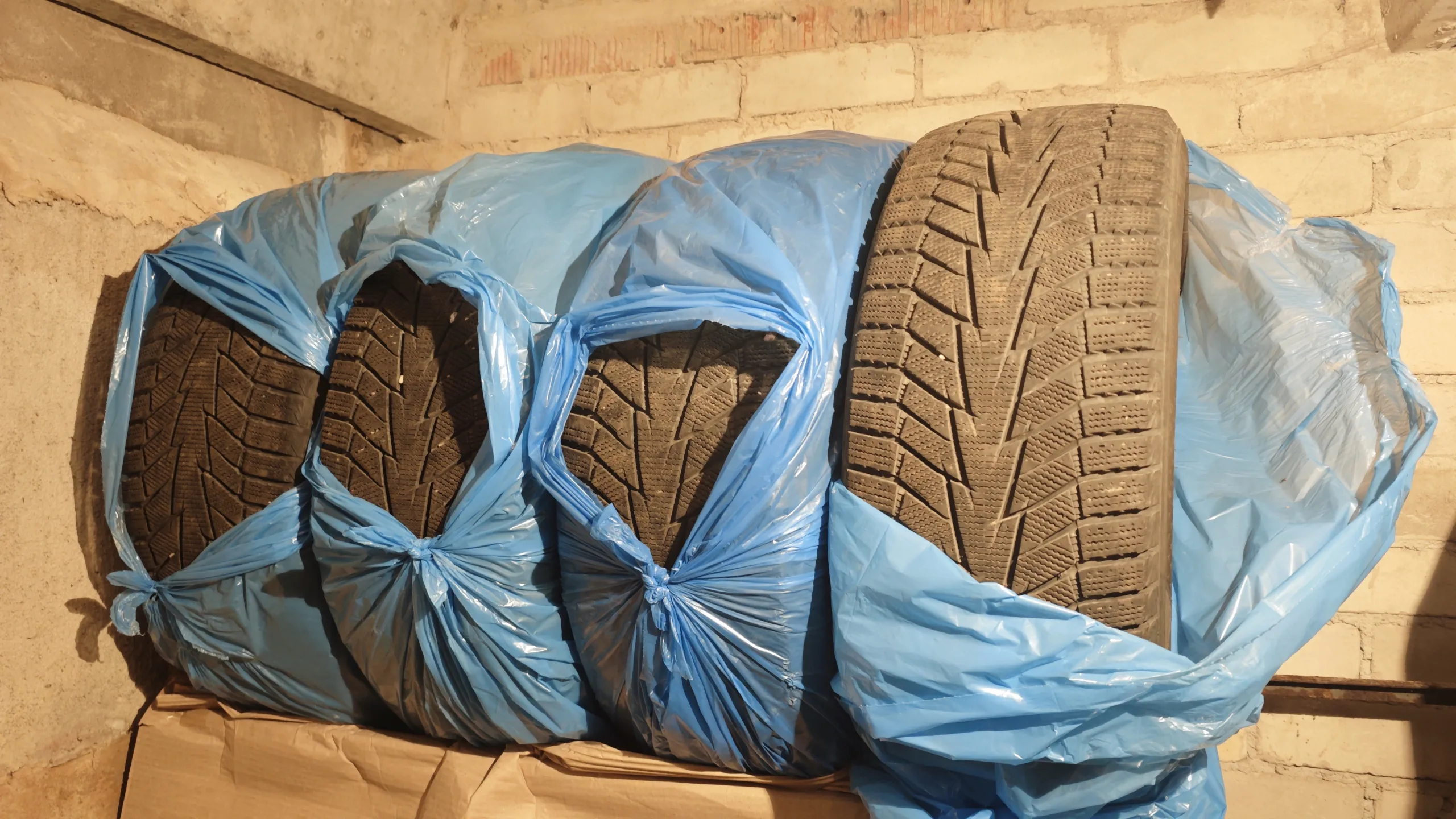 Hankook Winter I cept iZ2 245/45 R19