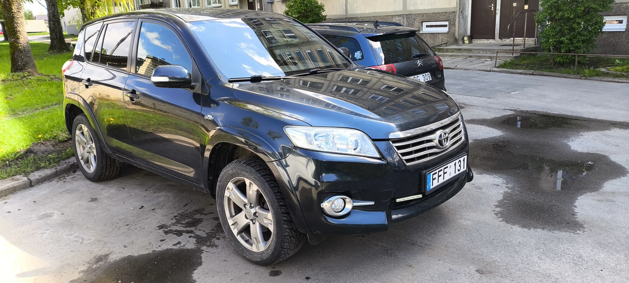 Toyota RAV4, 2010
