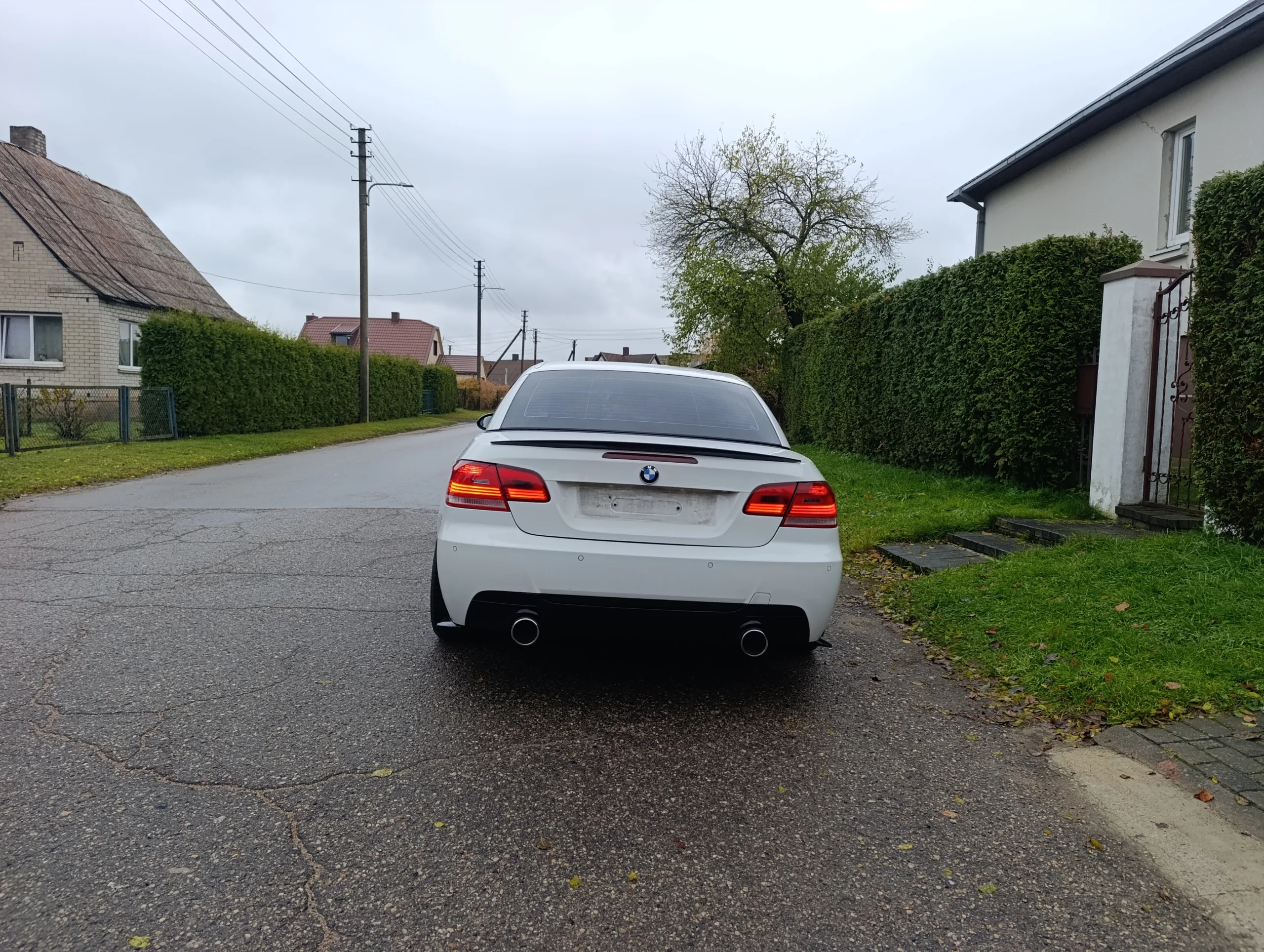 BMW 330, 2009