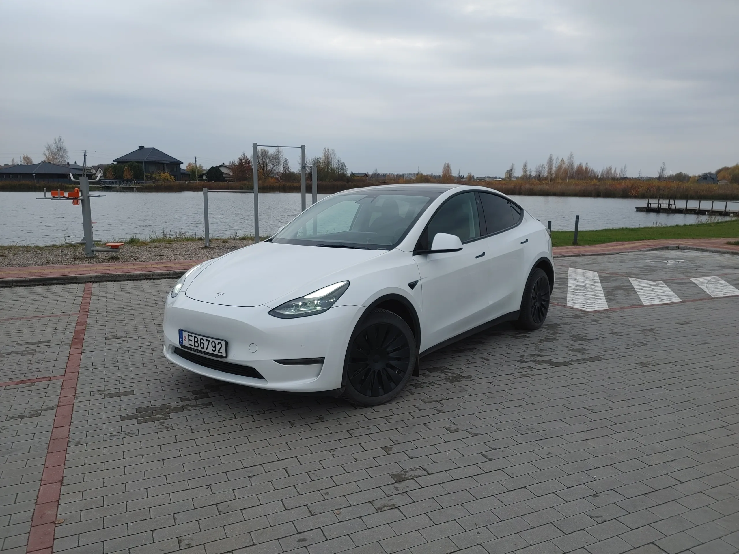 Tesla Model Y, 2022
