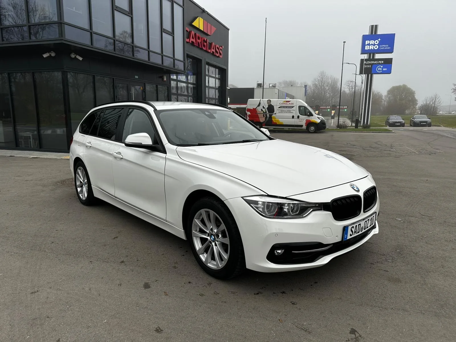 BMW 318, 2017