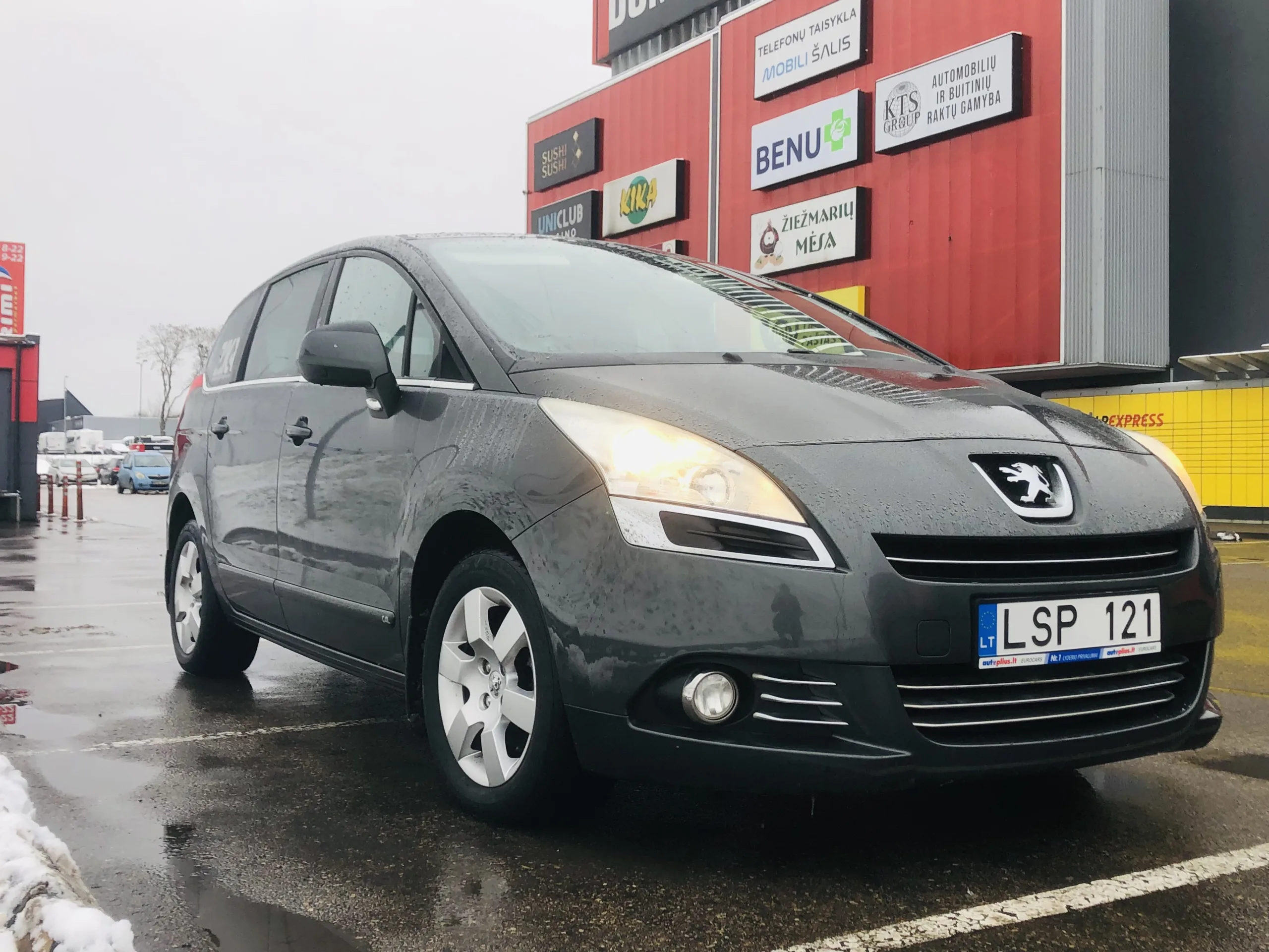 Peugeot 5008, 2012