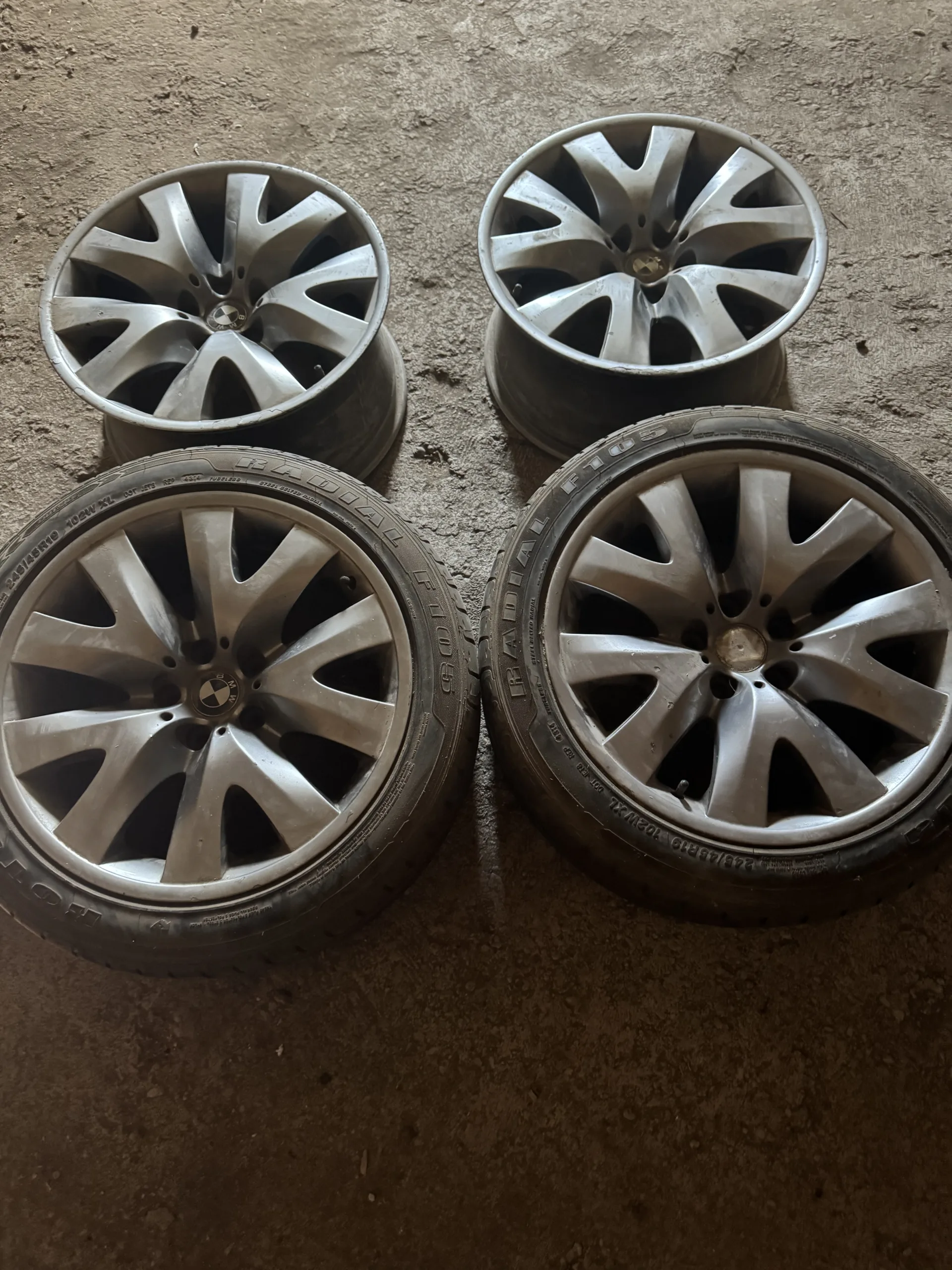 GT Radial 245/45 R19