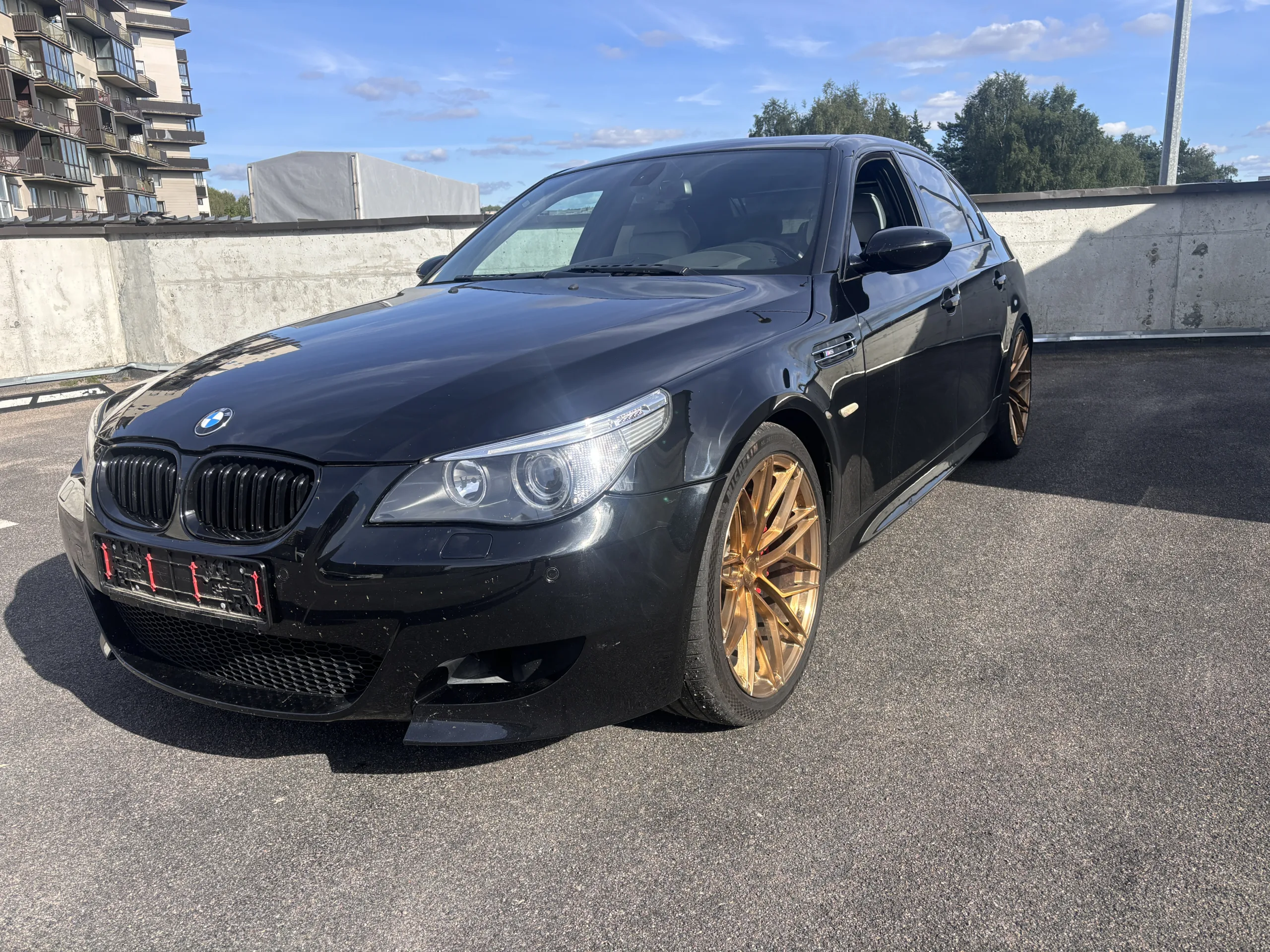 BMW M5, 2005