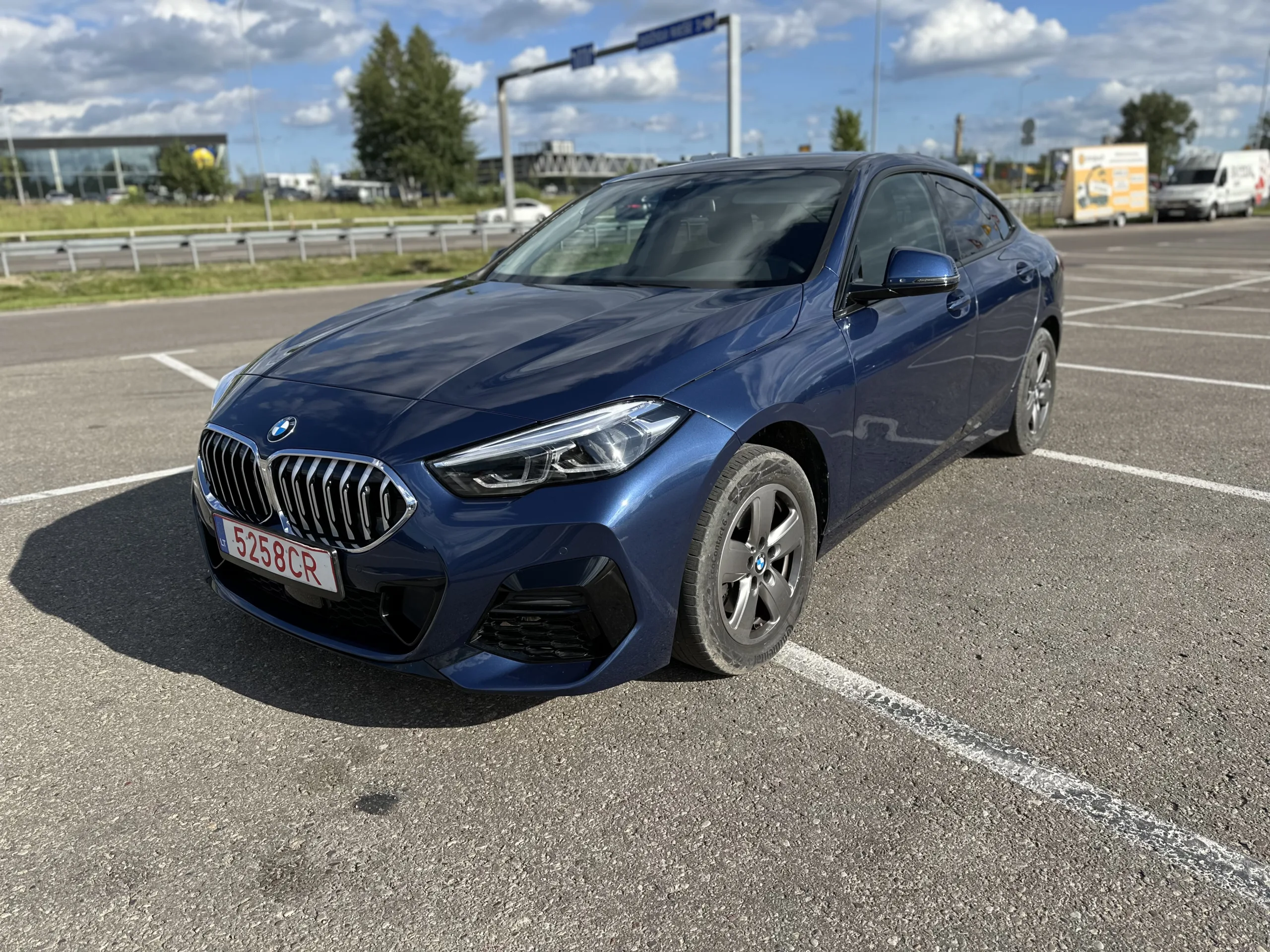 BMW 216, 2022