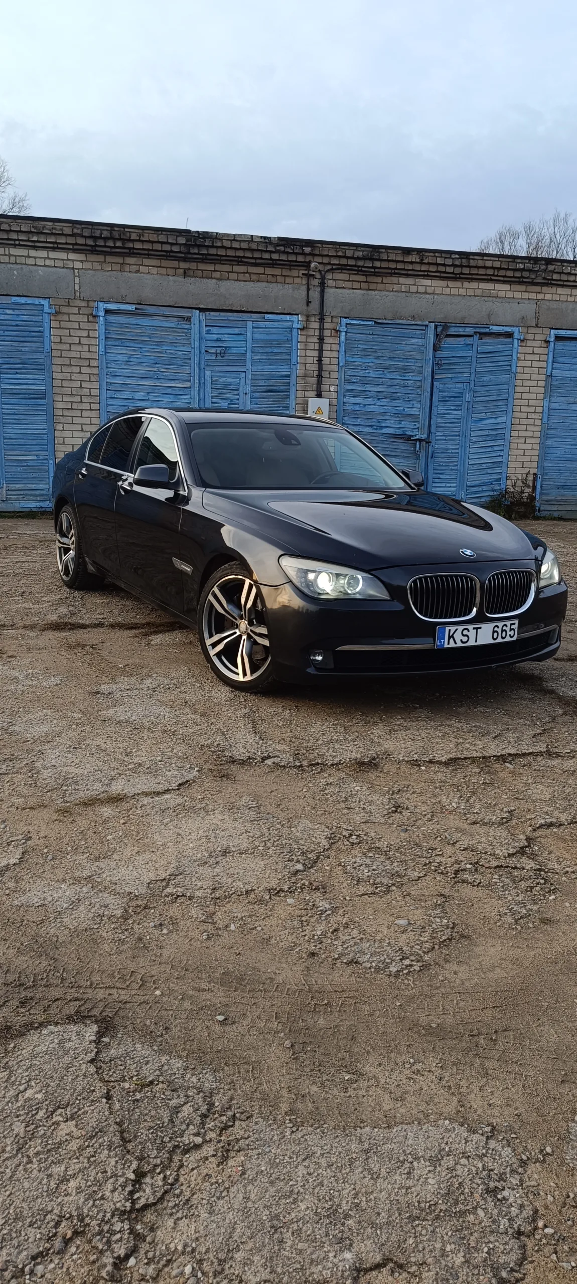 BMW 730, 2009