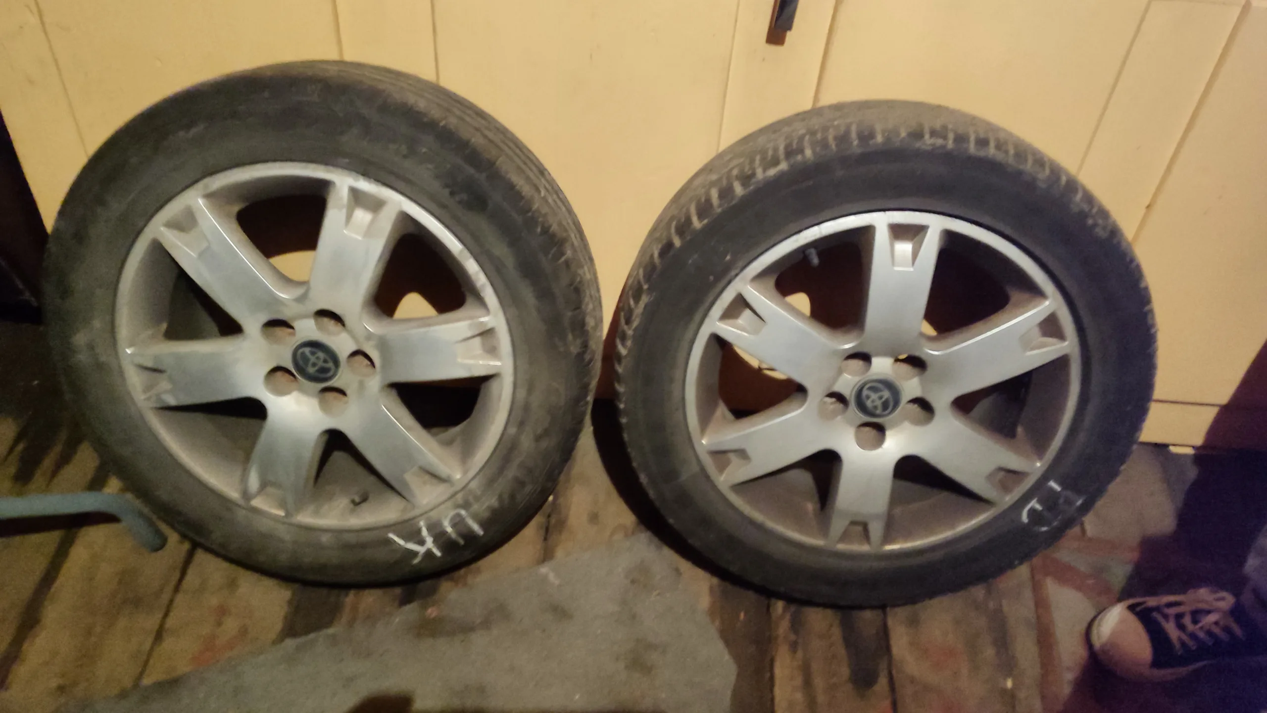 Continental Tojota 255/55 R16