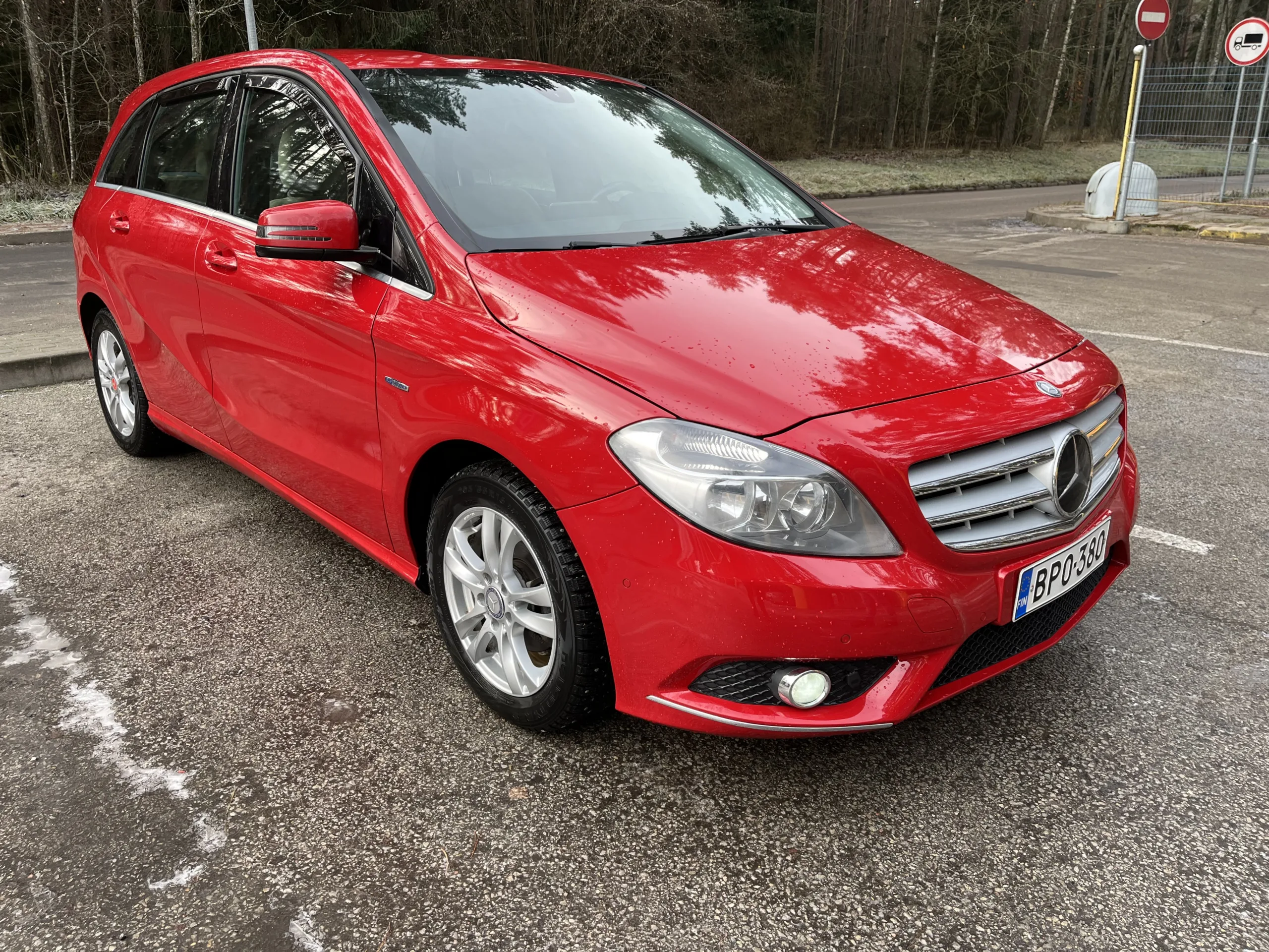 Mercedes-Benz B180, 2012
