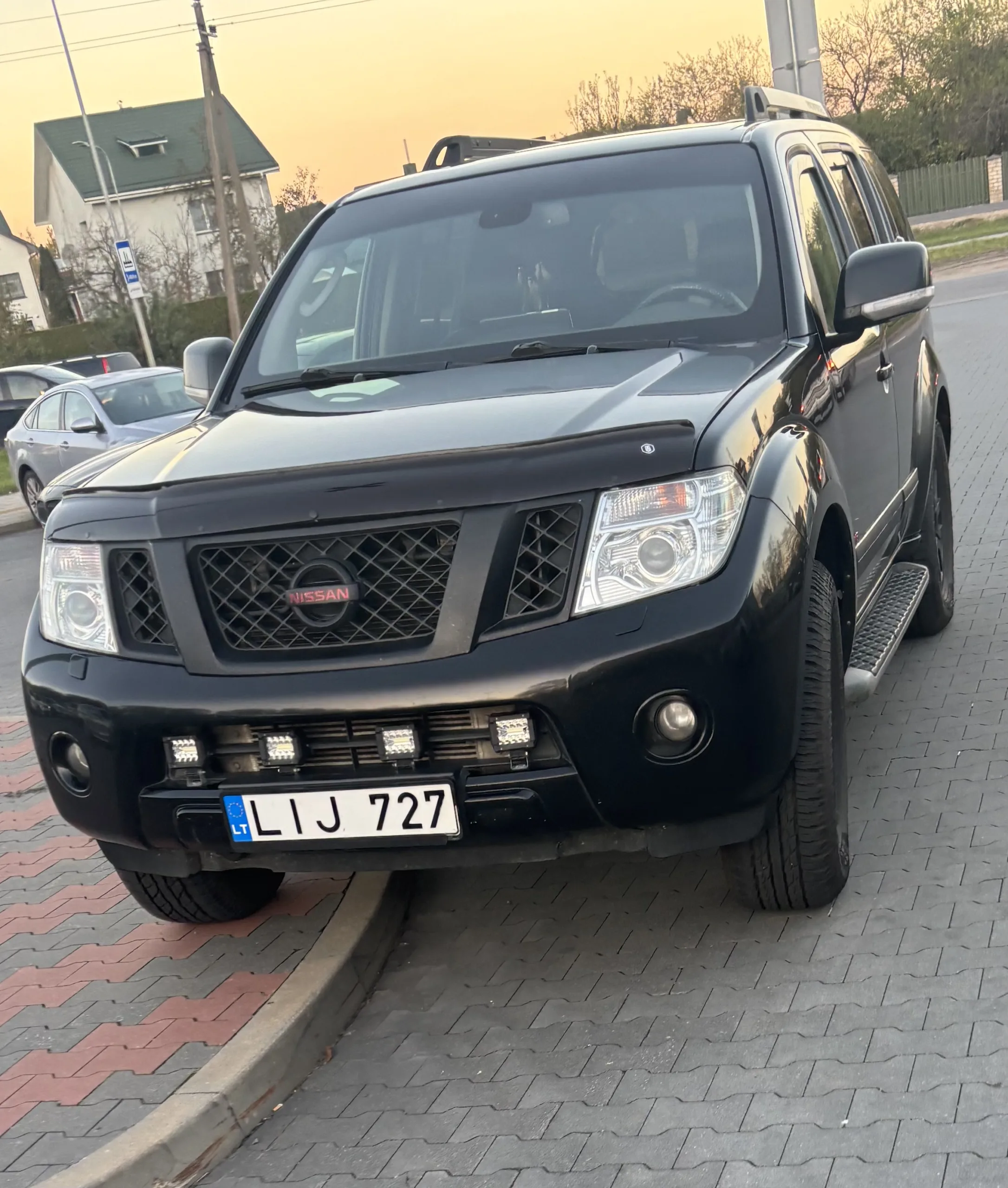 Nissan Pathfinder, 2011