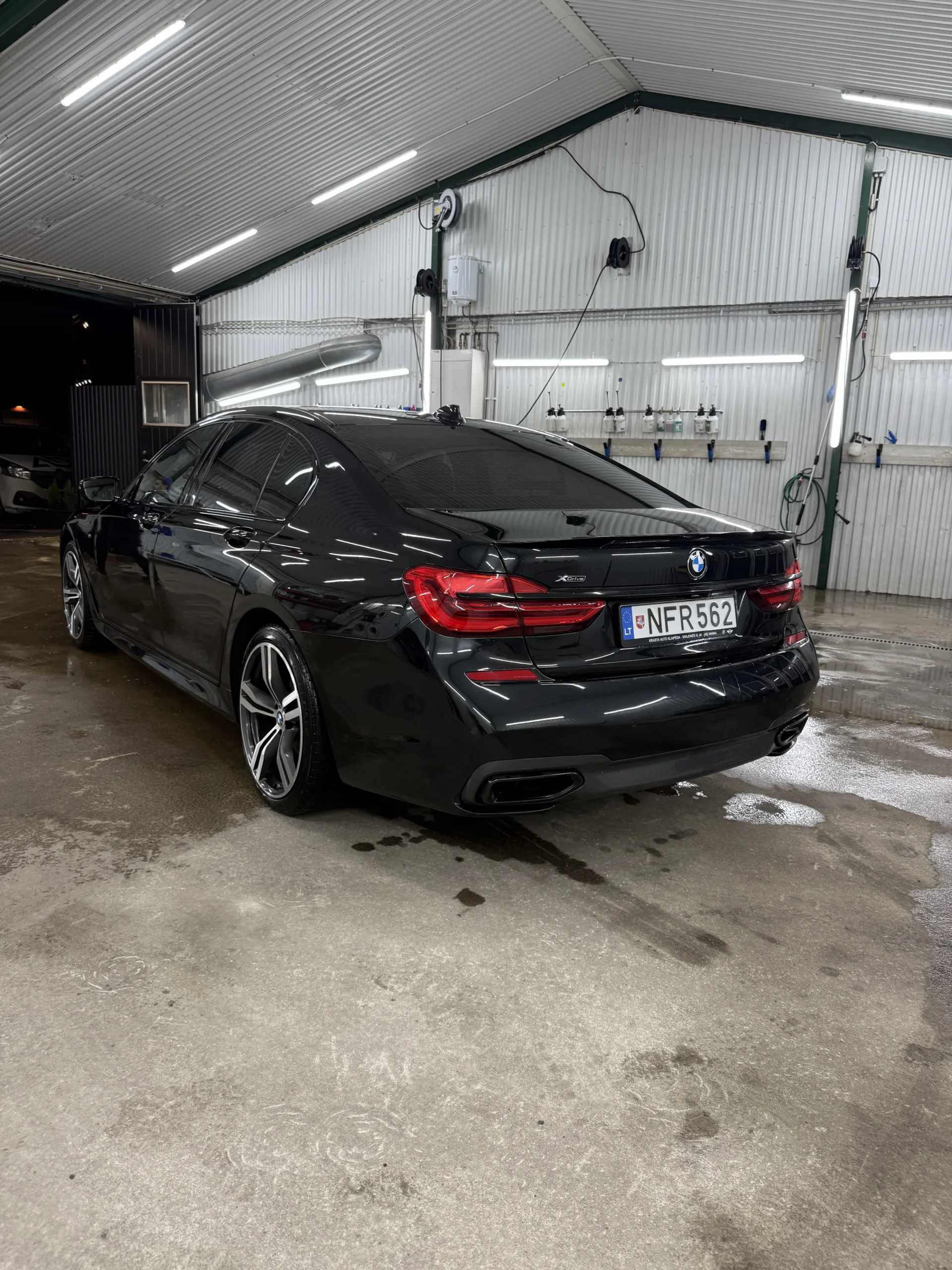 BMW 730, 2017