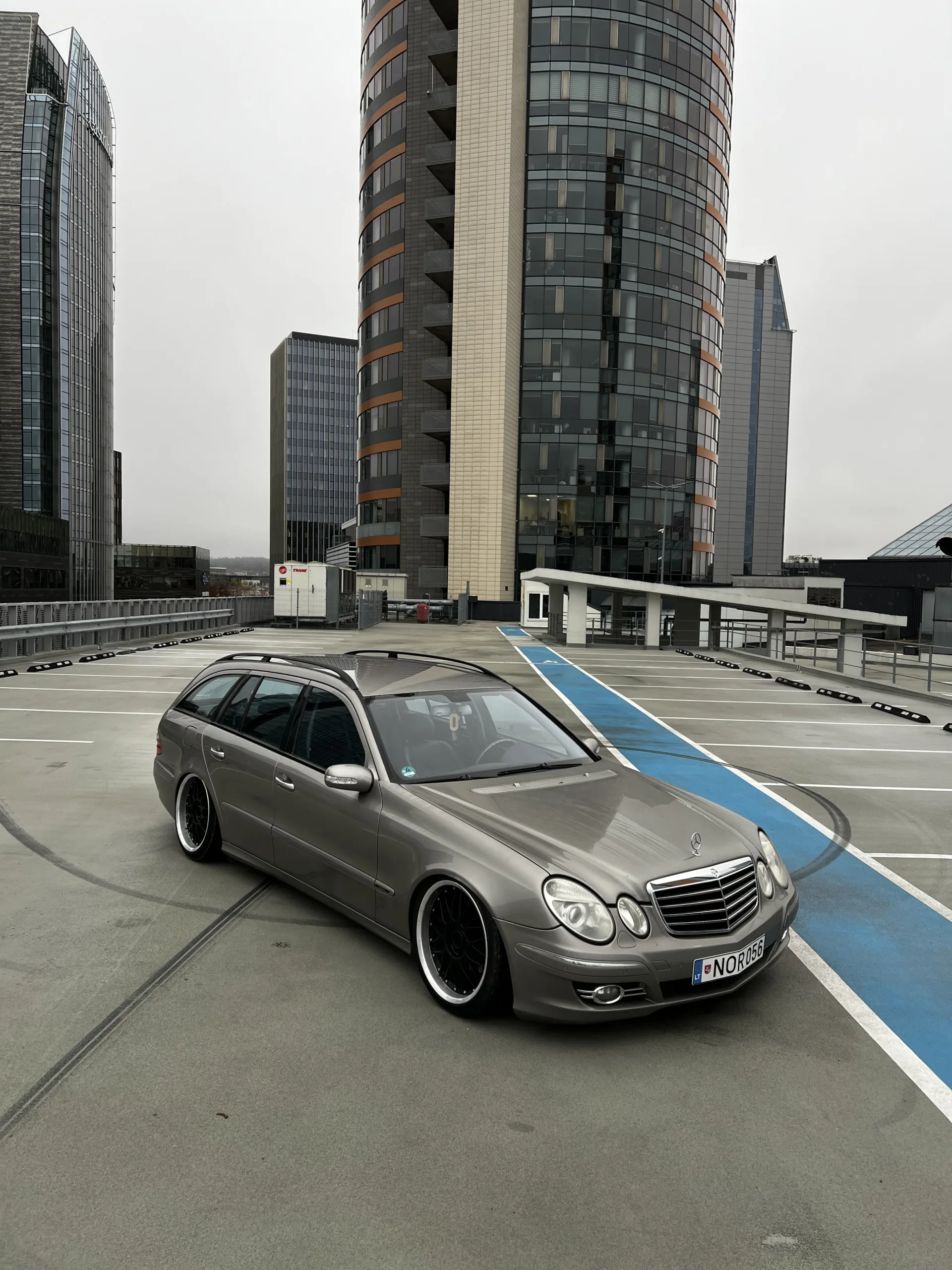 Mercedes-Benz E320, 2004
