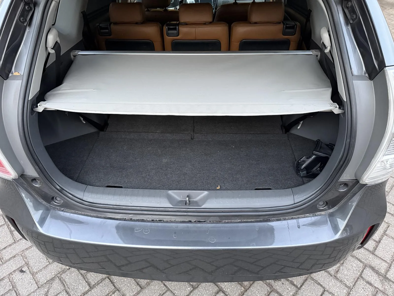 Toyota Prius Plus, 2012