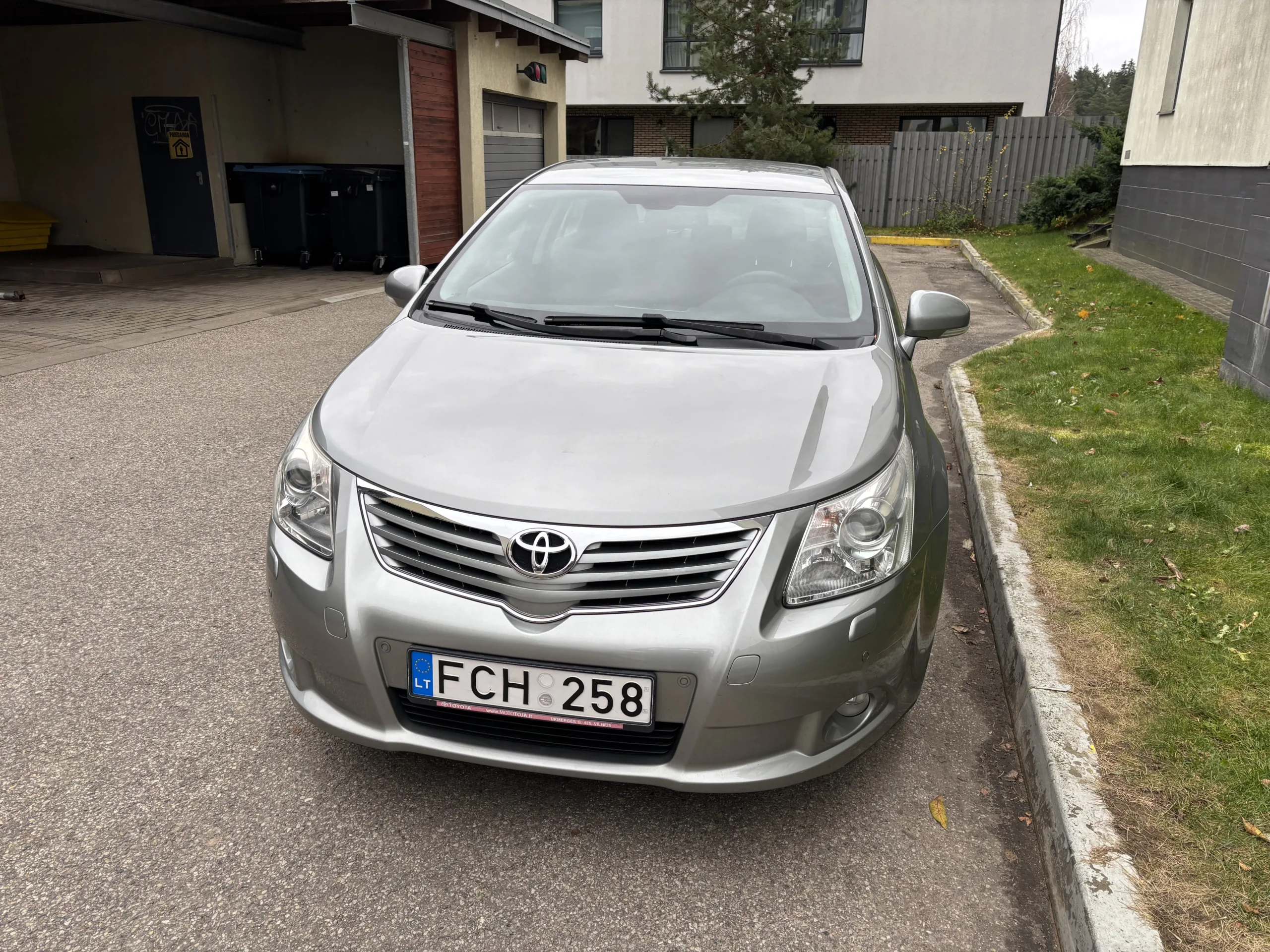 Toyota Avensis, 2010