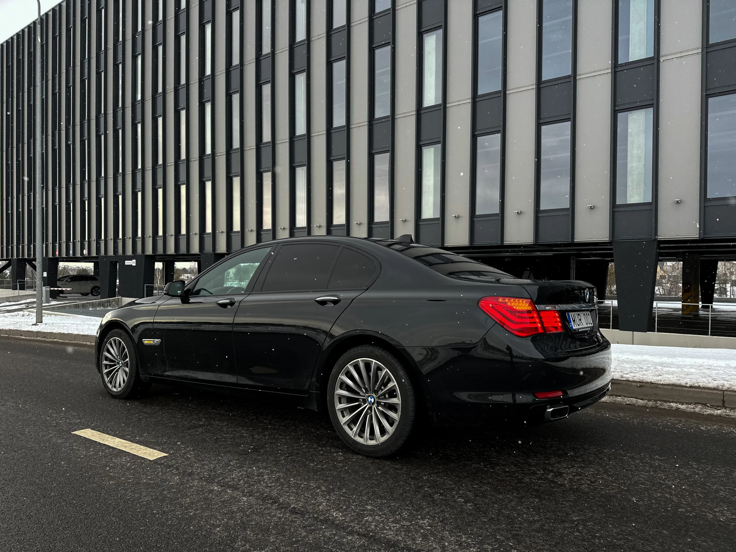 BMW 740, 2011