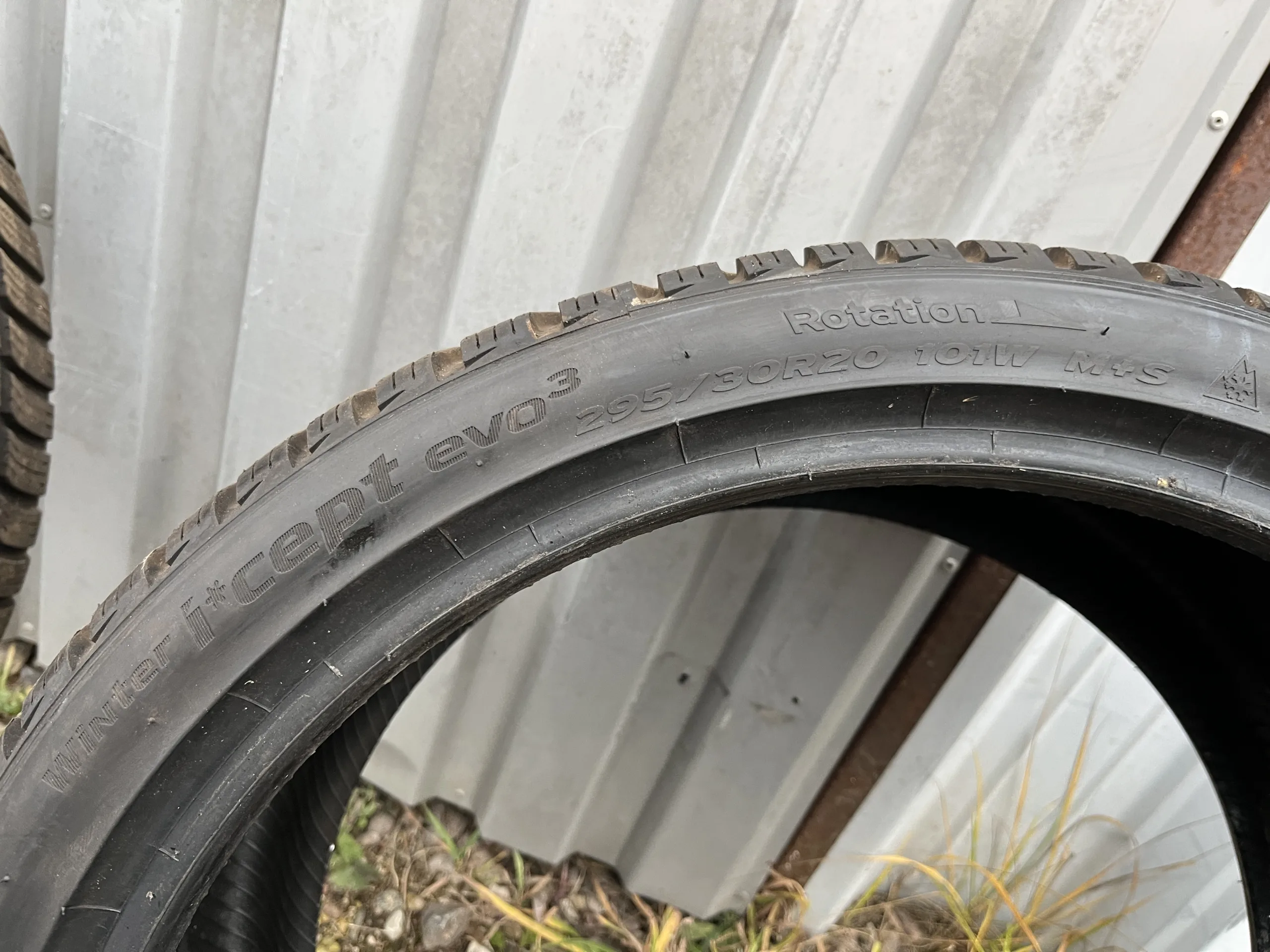 Hankook Winter I*Cept Evo 3 295/30 R20