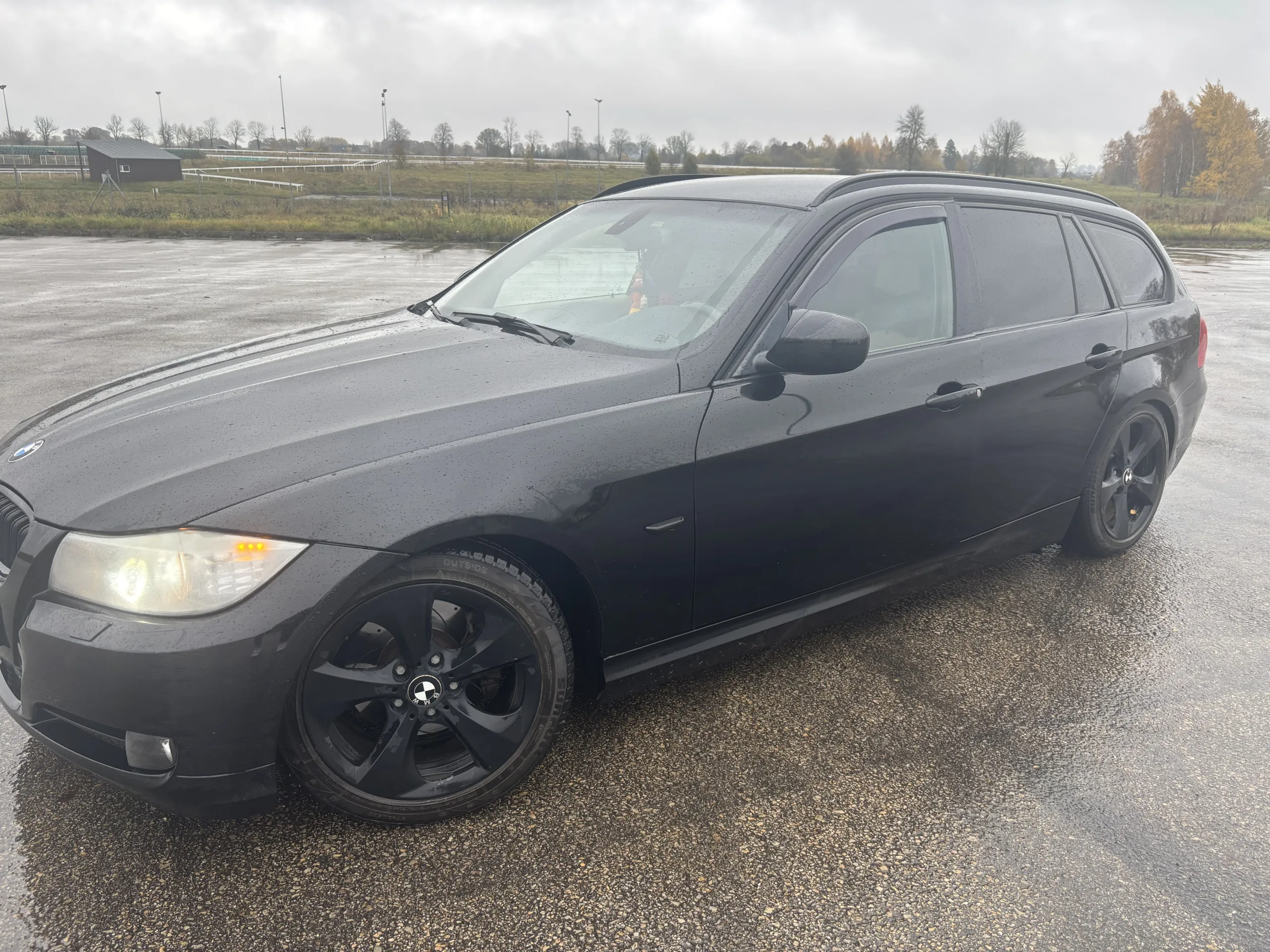 BMW 318, 2010