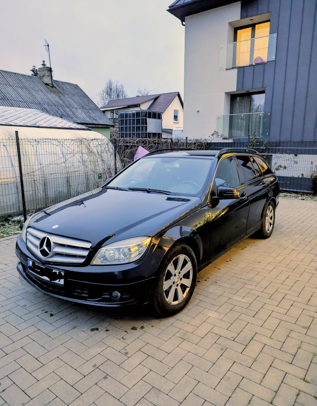 Mercedes-Benz C200, 2011