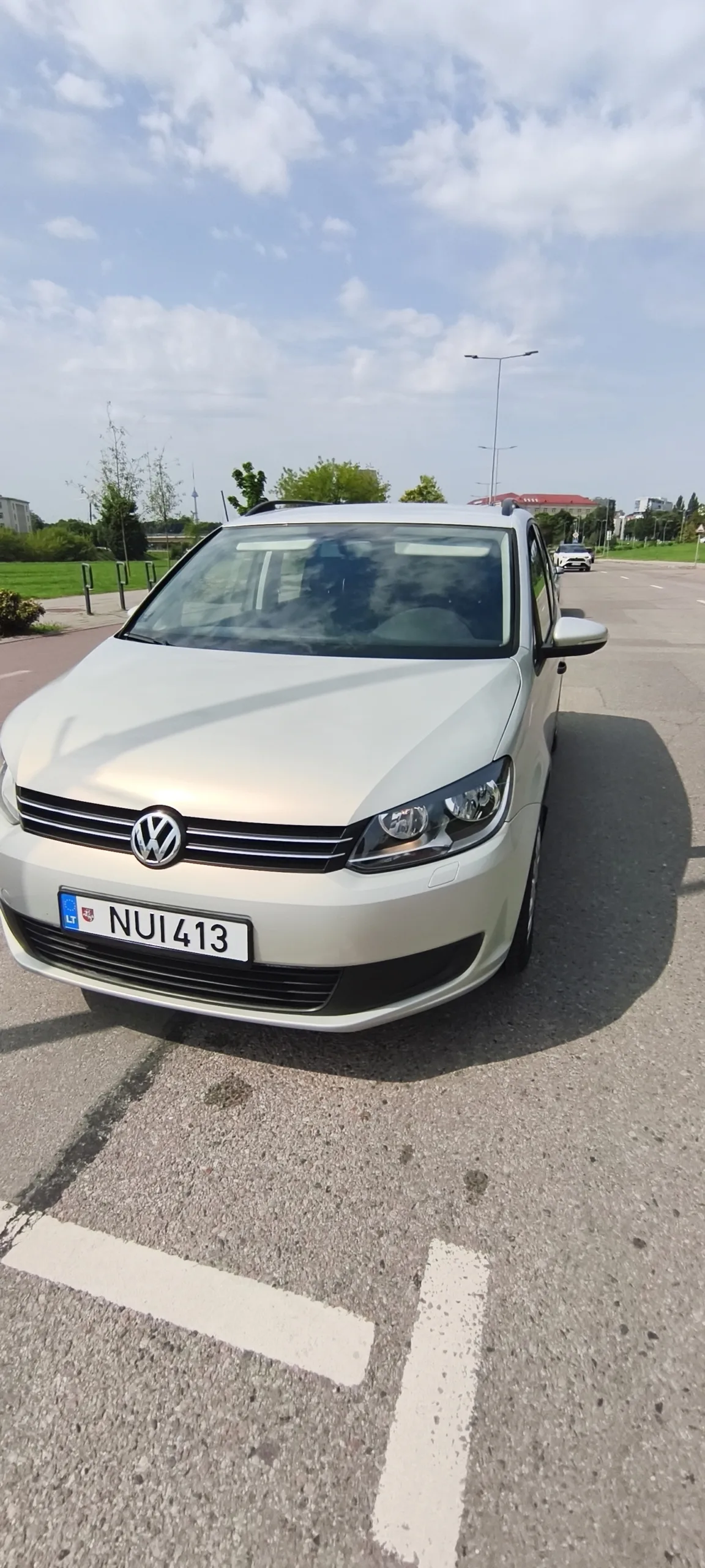 Volkswagen Touran, 2011